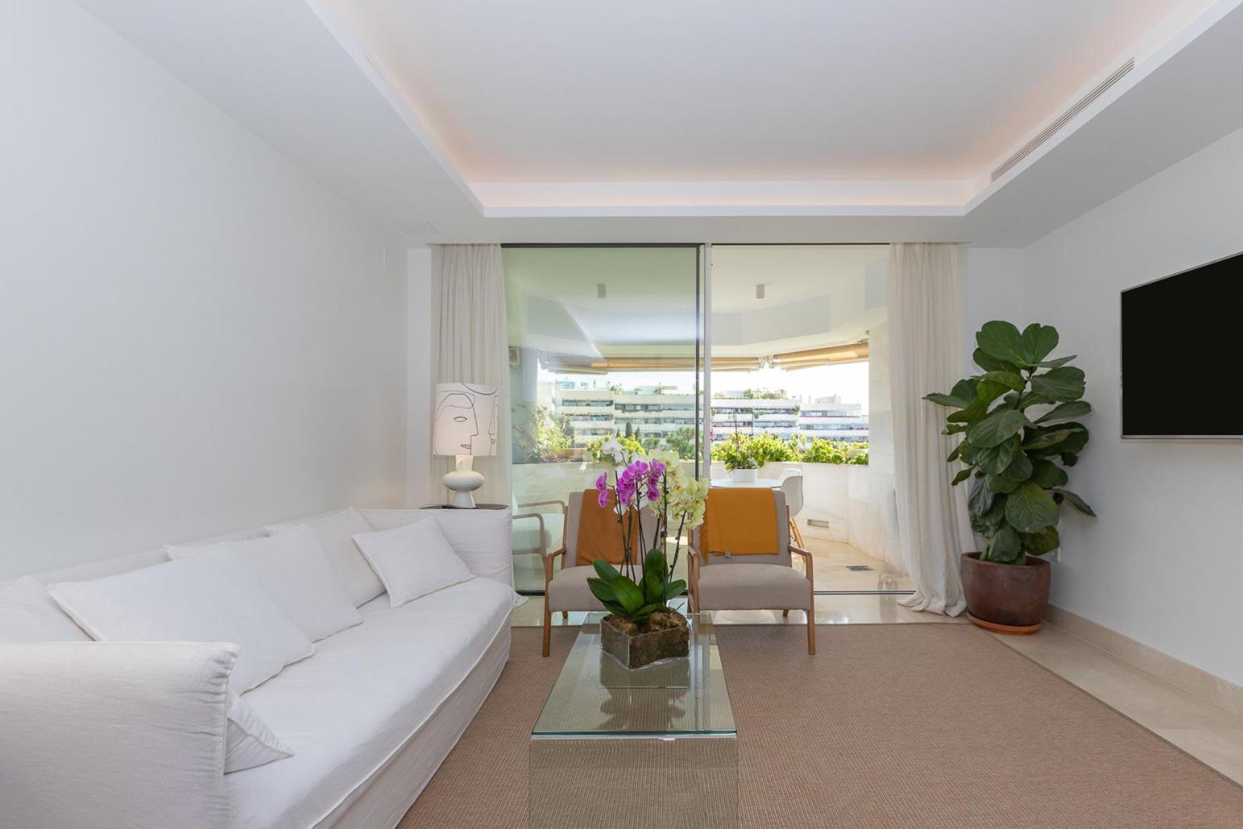 Lujoso Apartamento Con Piscina En Paseo Maritimo Marbella Exterior photo