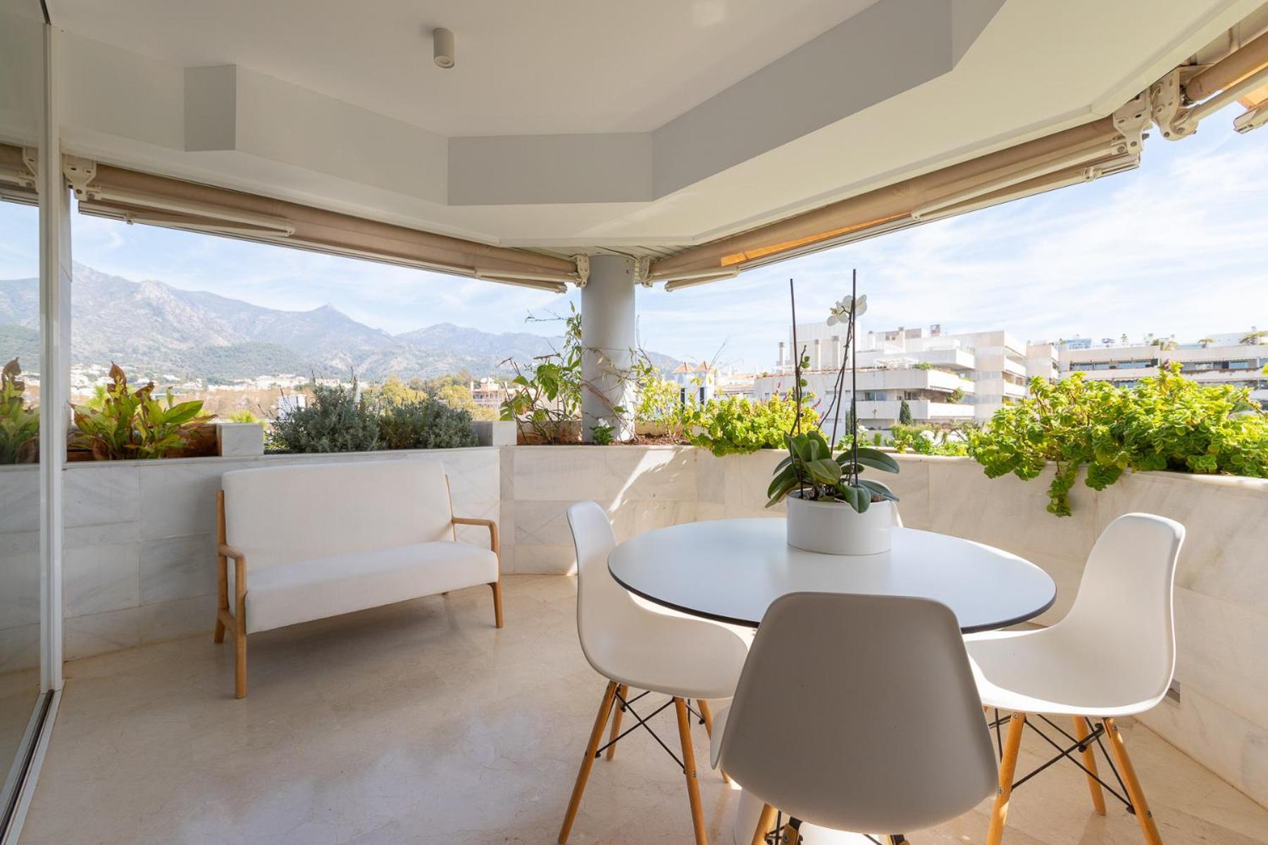 Lujoso Apartamento Con Piscina En Paseo Maritimo Marbella Exterior photo