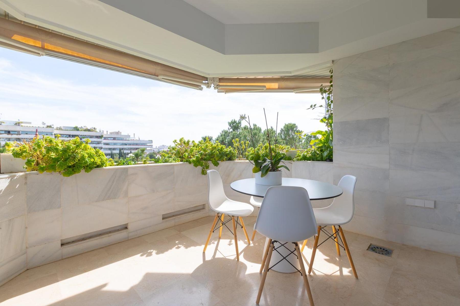 Lujoso Apartamento Con Piscina En Paseo Maritimo Marbella Exterior photo