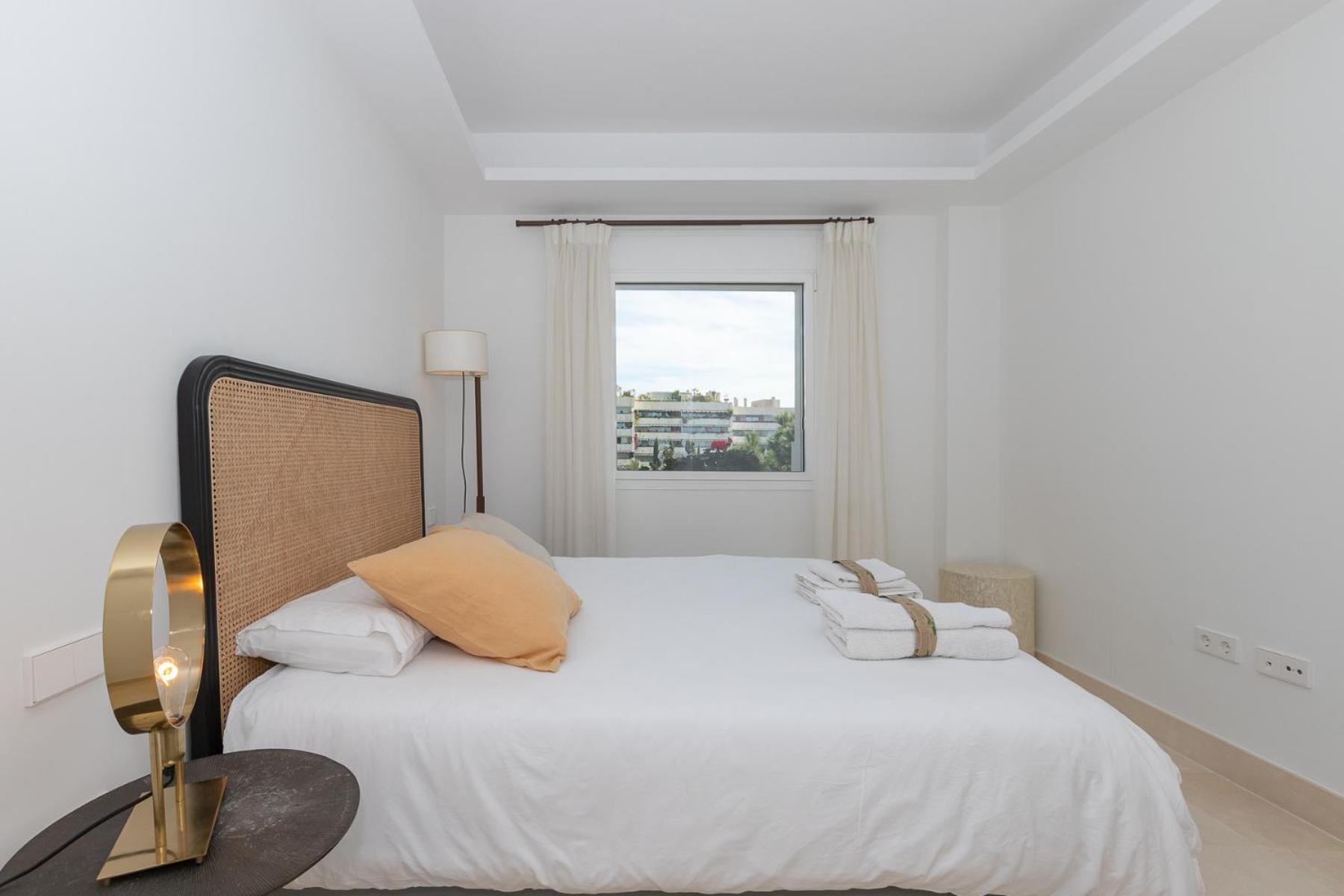 Lujoso Apartamento Con Piscina En Paseo Maritimo Marbella Exterior photo